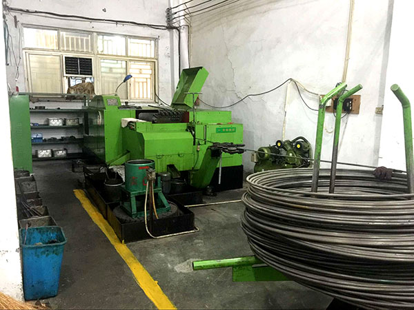 老王探花廠房環境